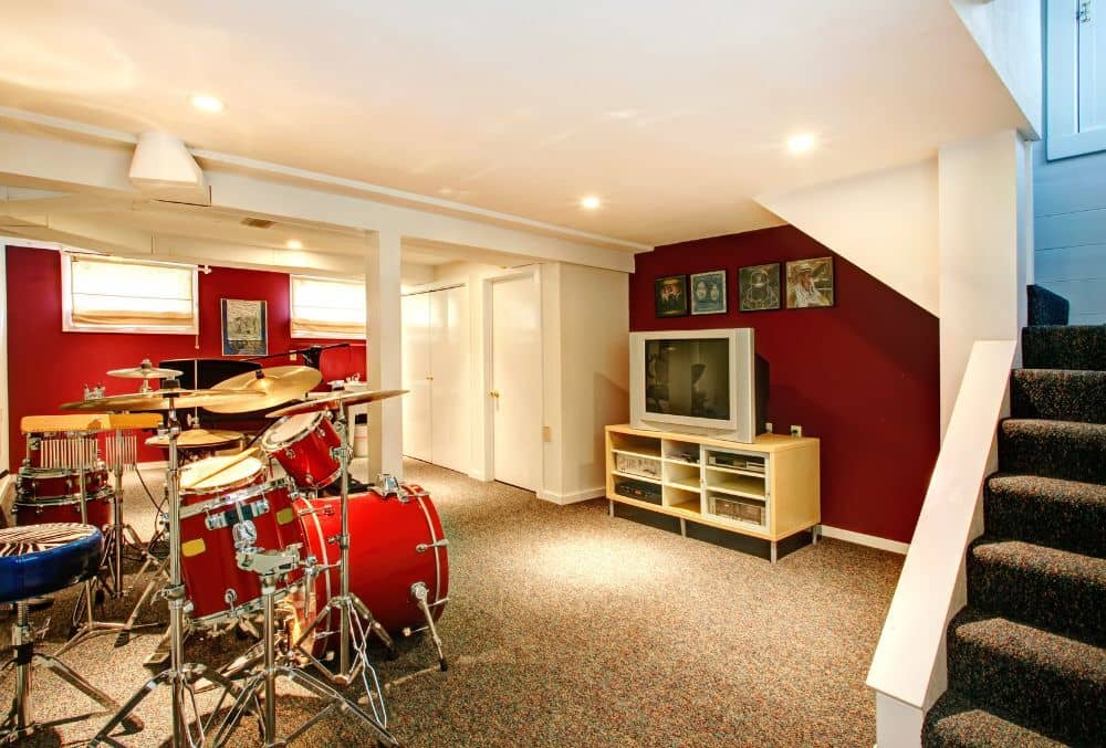 basement with instruments